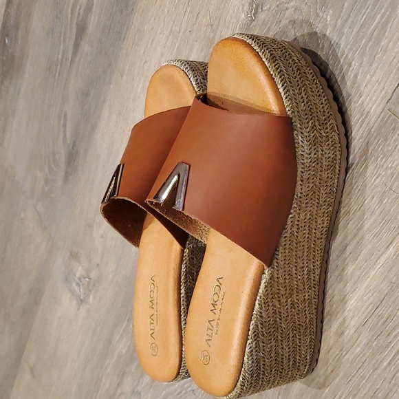 ALTA MODA | Tan | US 7 - Picture 2 of 3